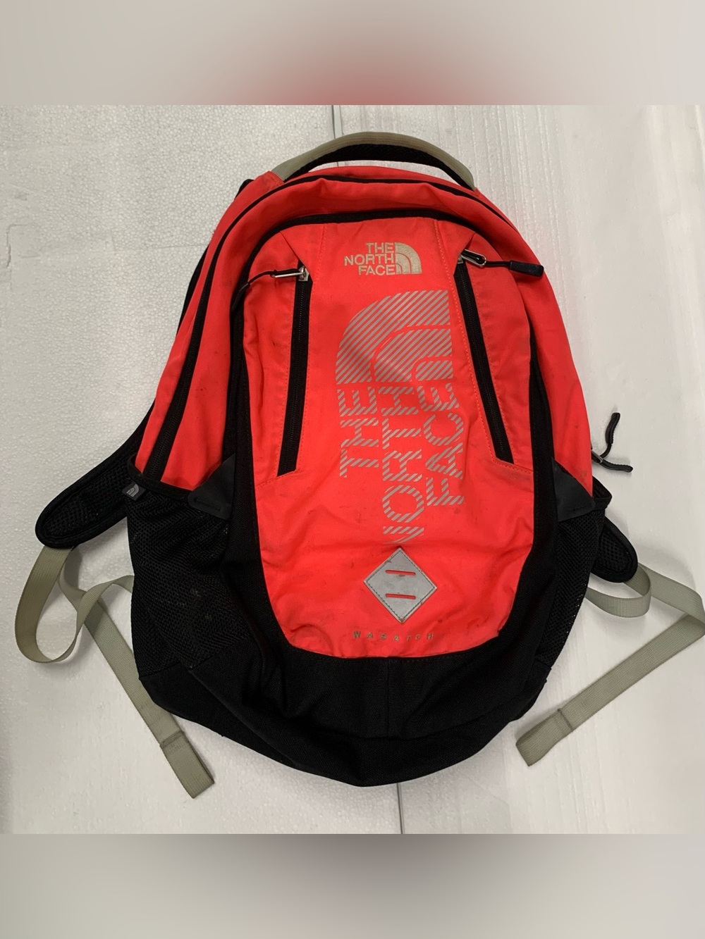The North Face neon pink backpack T118/T518